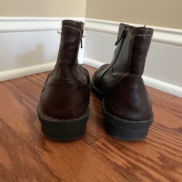 Clarks Booties - Picture 4 of 7